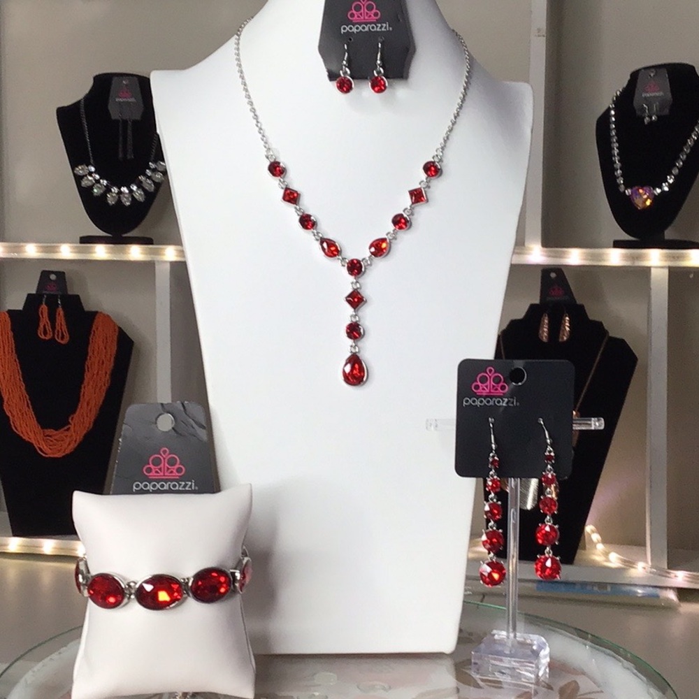 beautiful set . Accesorios paparazzi RED